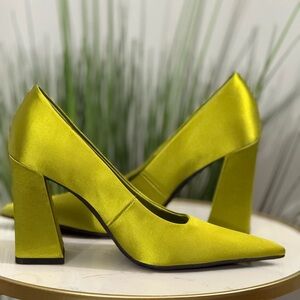 NWOT Worthington Women's CHARTREUSE Satin Block Heel Pumps